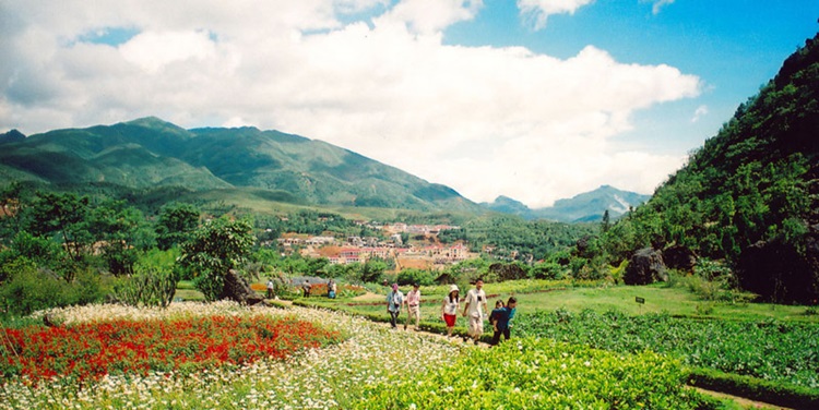 TOUR DU LICH MAI CHAU MOC CHAU SON LA DIEN BIEN LAI CHAU SAPA 5 NGAY 4 DEM