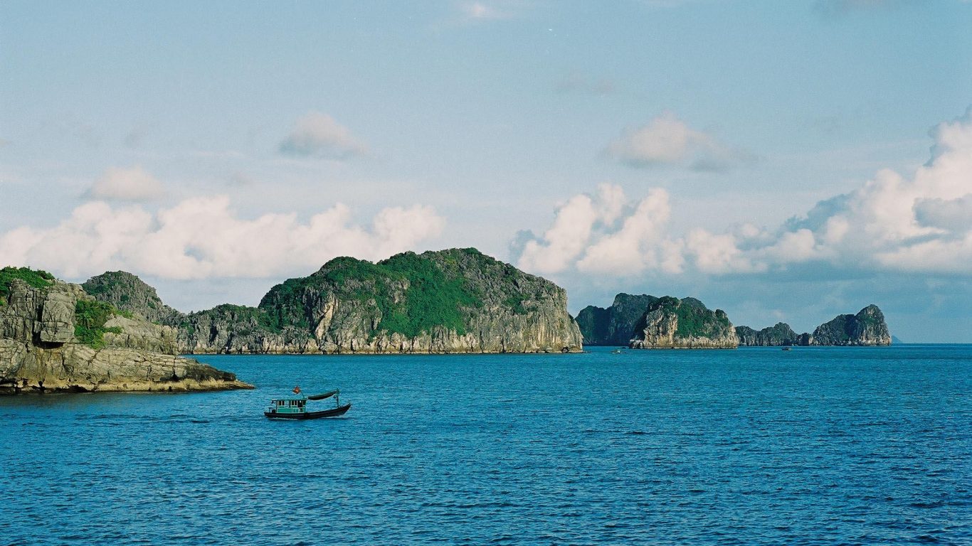 TOUR CAT BA 2 NGAY 1 DEM GHEP DOAN