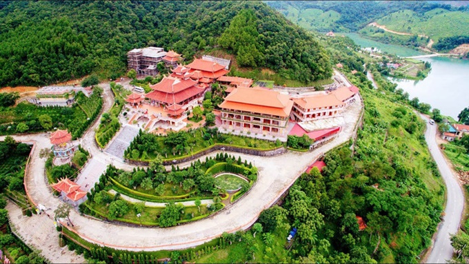 du lich con son kiep bac truc lam yen tu ba vang ha long cua ong cua suot long tien 2 ngay 1 dem