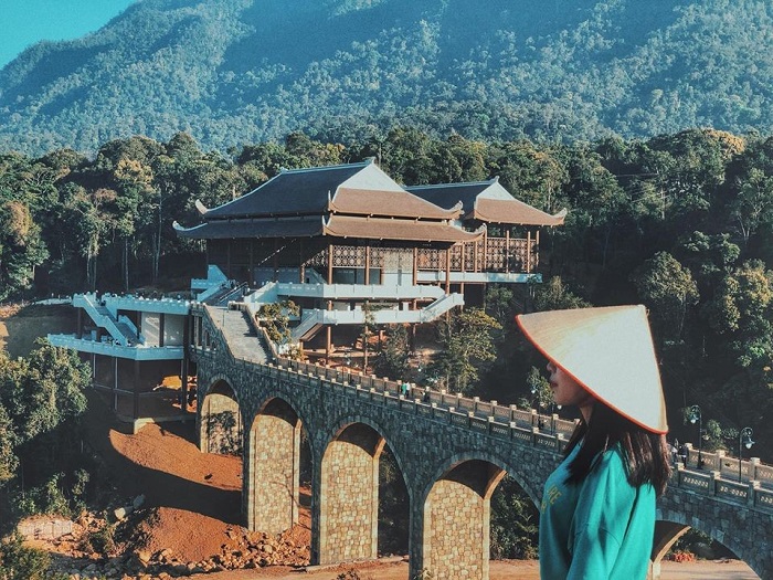 TOUR GHEP CHUA BA VANG KHU DU LICH YEN TU 1 NGAY