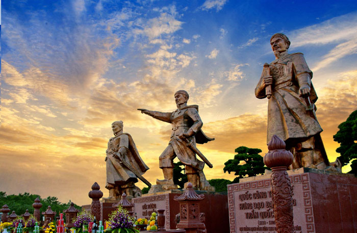 du lich ba de chua hang dinh bao dai bach dang giang 1 ngay