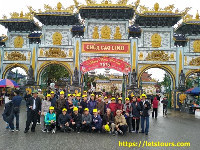 DU LICH BACH DANG GIANG CHUA CAO LINH DEN BA DE 1 NGAY