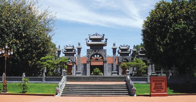 du lich ba de chua hang dinh bao dai bach dang giang 1 ngay