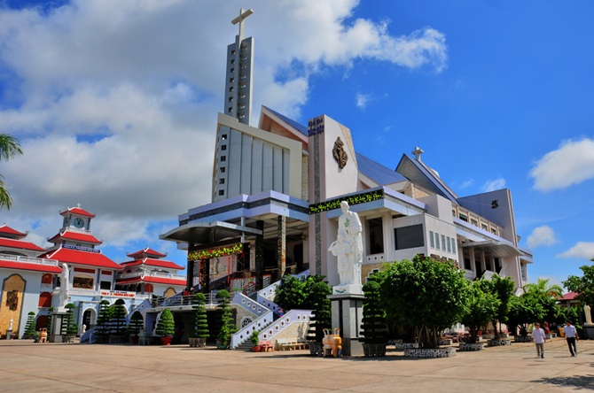 TOUR DU LICH HO CHI MINH MIEN TAY 5 NGAY 4 DEM