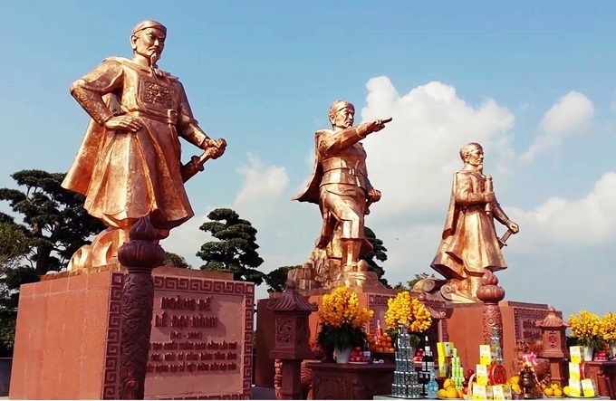 DU LICH BACH DANG GIANG CHUA DU HANG DEN CHUA NAM PHUONG DEN BA DE 1 NGAY