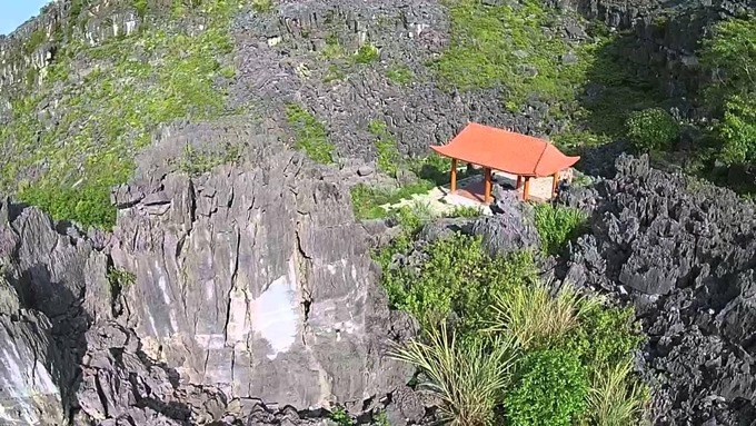 DU LICH DEN SONG SON DEN CO CHIN THANH NHA HO CHUA THONG DONG HO CONG 1 NGAY