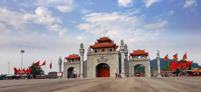 TOUR DU LICH DEN HUNG DEN LANG SUONG KHOANG NONG THANH THUY 1 NGAY