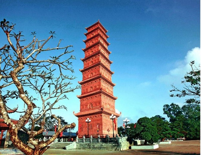 du lich den ba de chua hang thap tuong long den co chin suoi rong den chua nam phuong 1 ngay