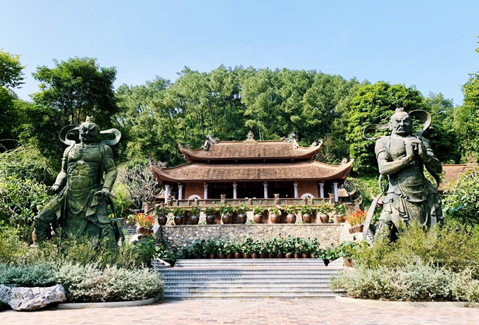 du lich chua tam chuc dia tang phi lai tu 1 ngay