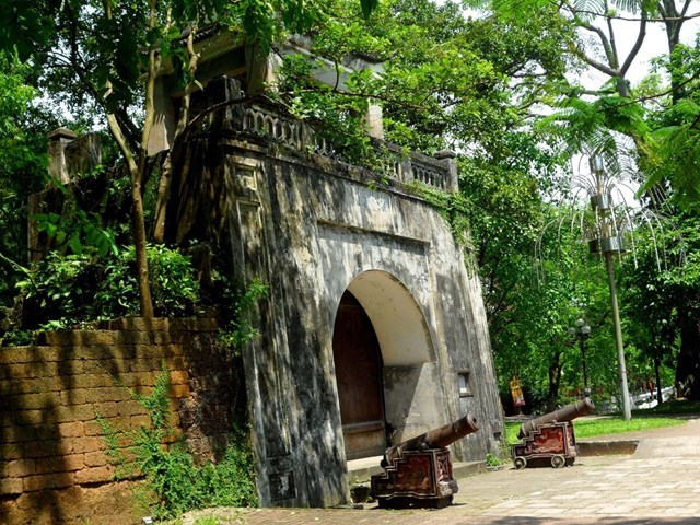 TOUR THANH CO SON TAY LANG CO DUONG LAM 1 NGAY ghep doan