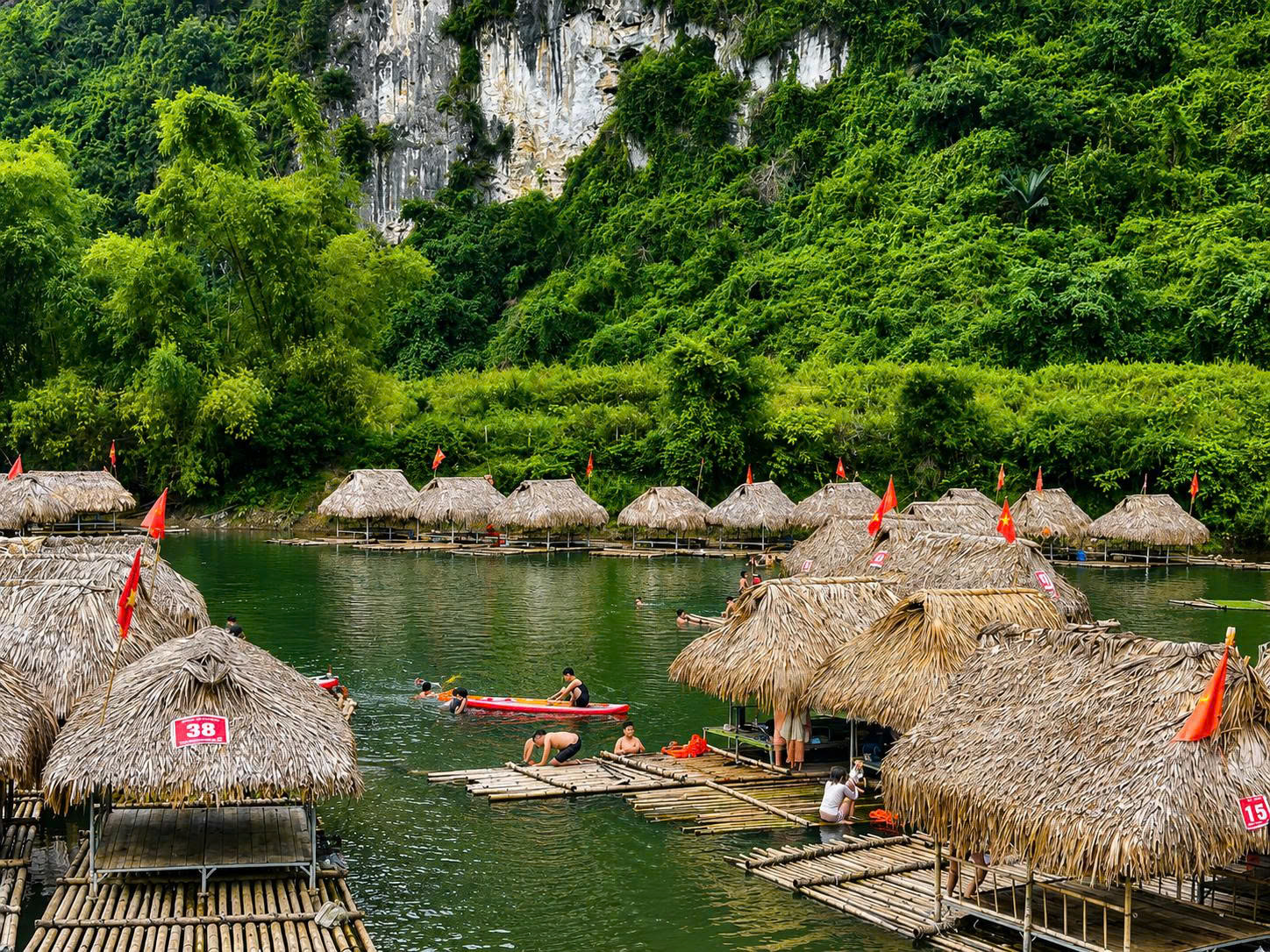 DU LỊCH NÀ BỜ HỒ ĐÁ CỔ THIÊN LONG 1 NGÀY