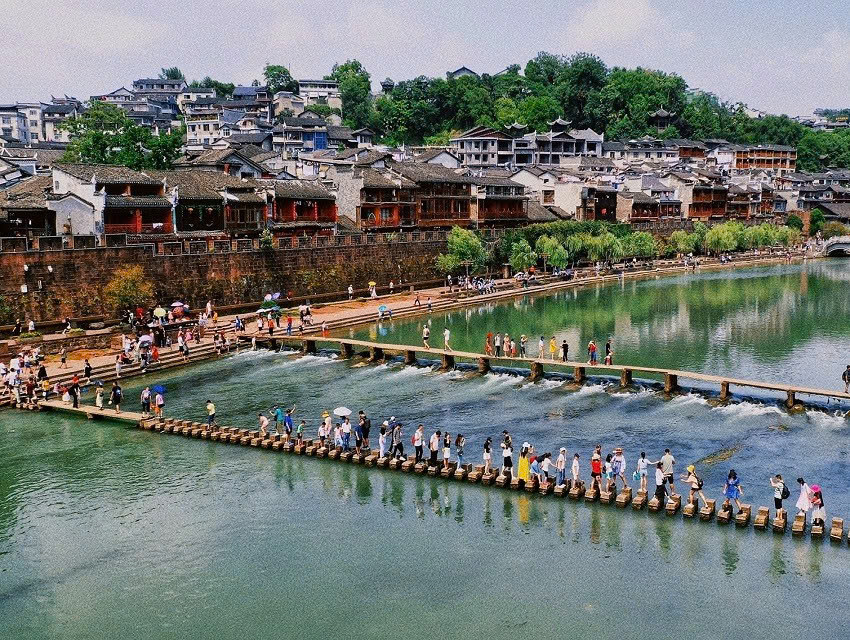 DU LỊCH TAM HIỆP - SÔNG DƯƠNG TỬ - PHƯỢNG HOÀNG CỔ TRẤN TRƯƠNG GIA GIỚI - THẤT TINH SƠN 6 NGÀY 5 ĐÊM